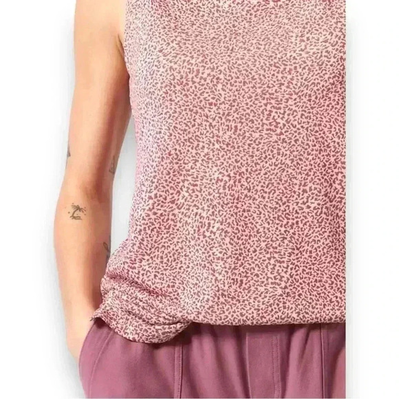 Athleta Women’s Medium Micro Cheetah Bashful Rose Sleeveless Breezy Tank Top - Picture 4 of 16